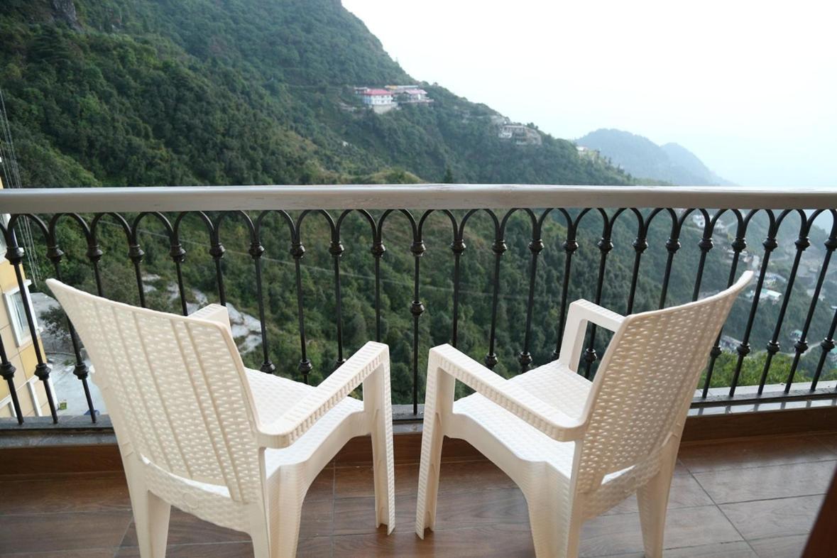 Shining Hills Hotel Mussoorie Ngoại thất bức ảnh