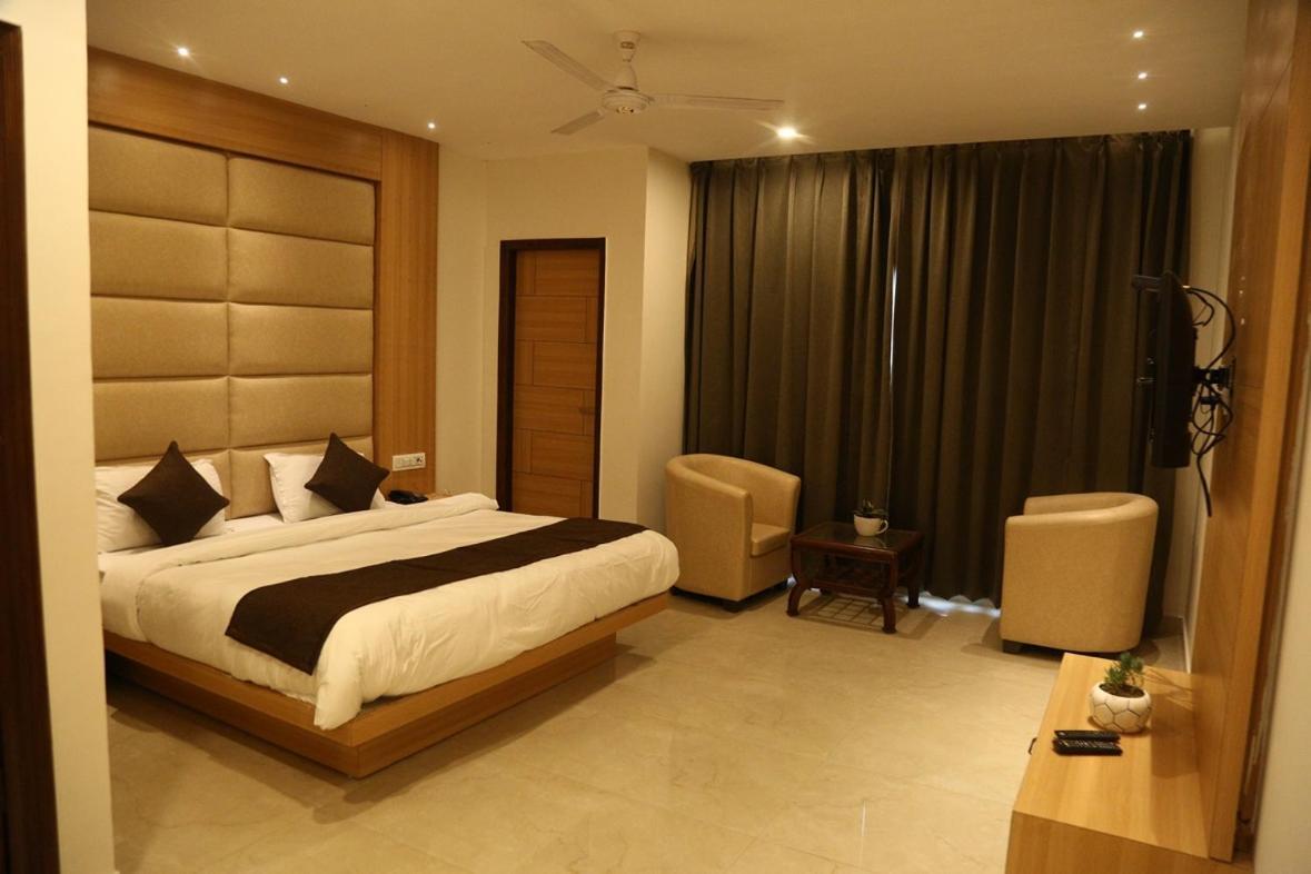 Shining Hills Hotel Mussoorie Ngoại thất bức ảnh