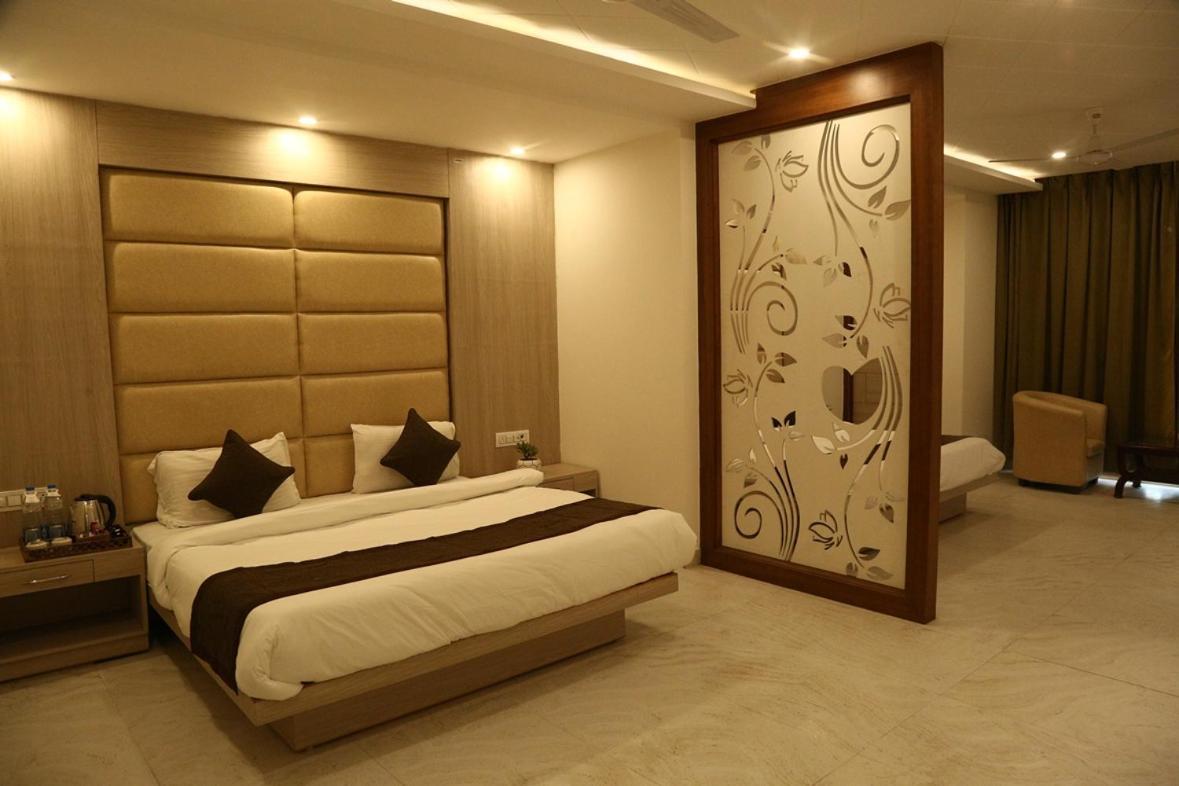 Shining Hills Hotel Mussoorie Ngoại thất bức ảnh